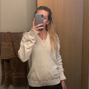 Banana republic cream v-neck sweater